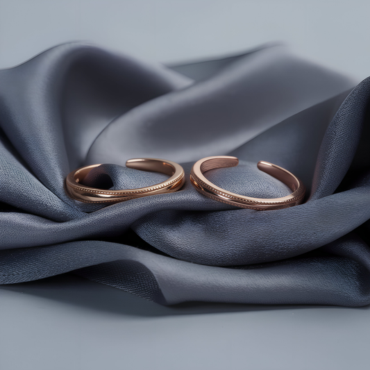 Blush Edge rose gold toe ring