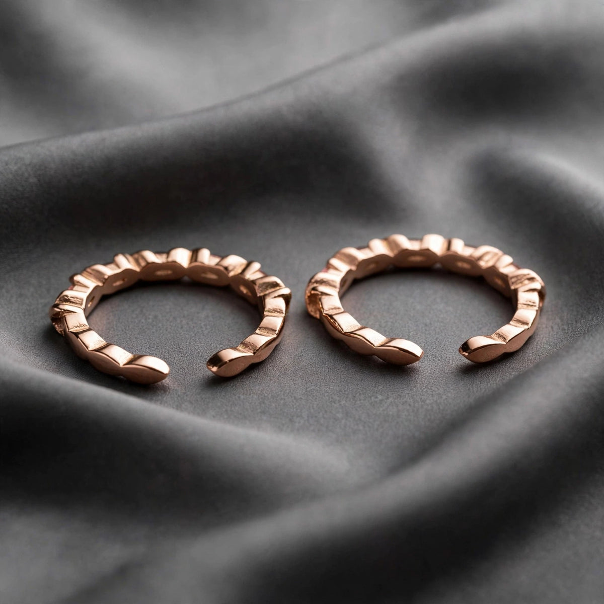 pink stone toe accessory