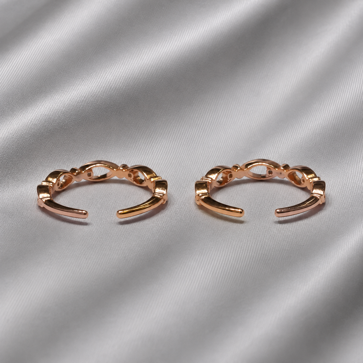 connected loop rose gold metti