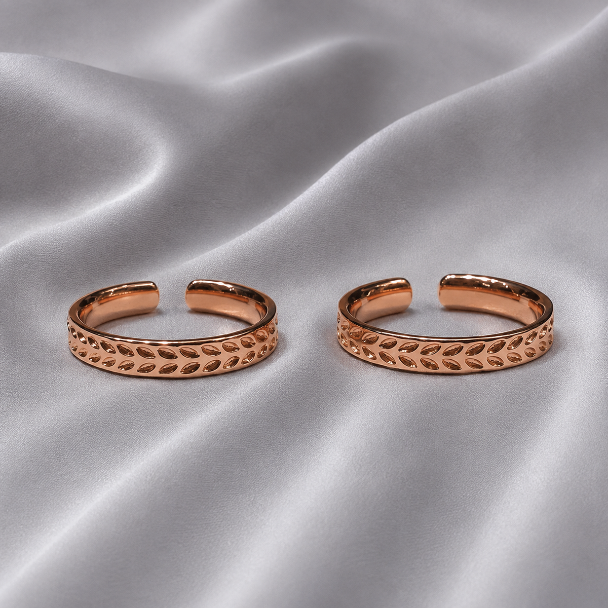 leaf pattern rose gold toe ring