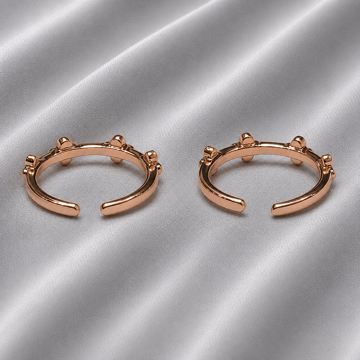 adjustable clover toe ring