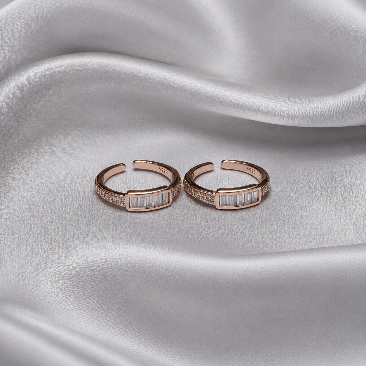 rose gold baguette toe ring