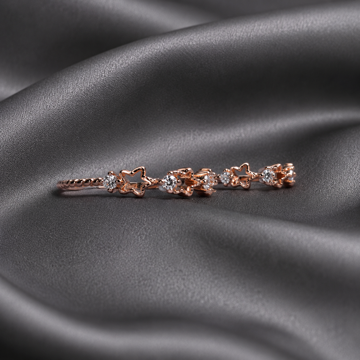 adjustable star motif ring