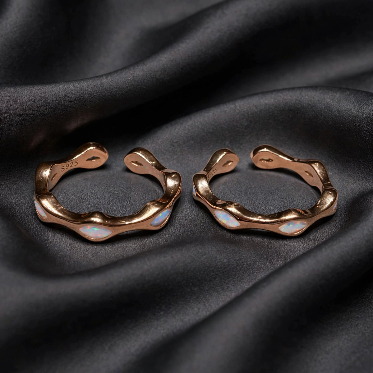 silver toe accessory