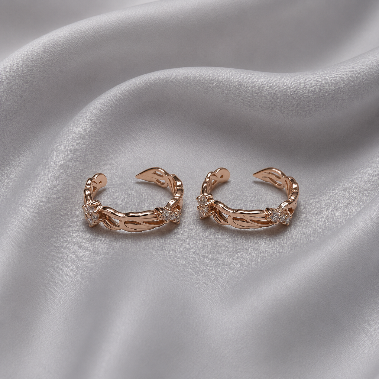 s92.5 interwoven stone toe ring