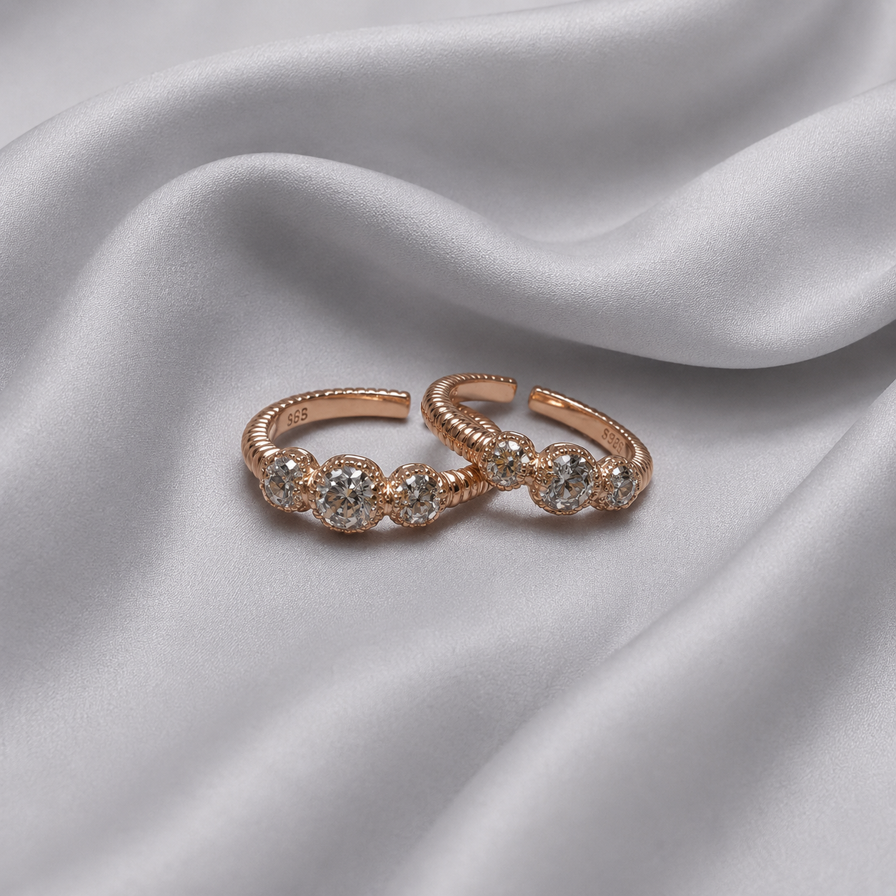 s92.5 round stone toe ring