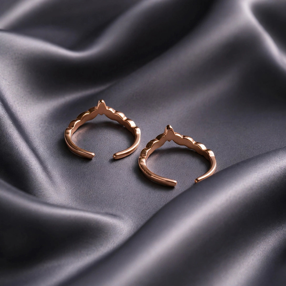 scalloped detail ring