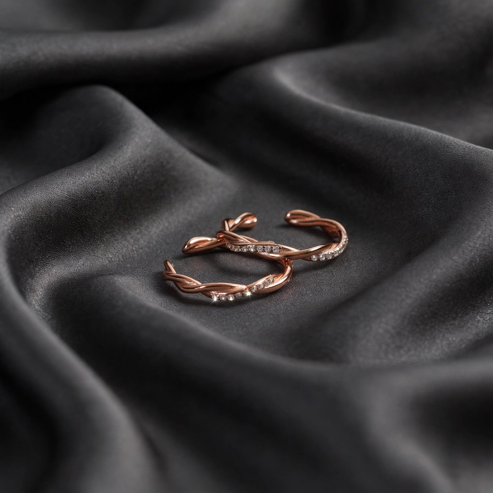 adjustable twisted band